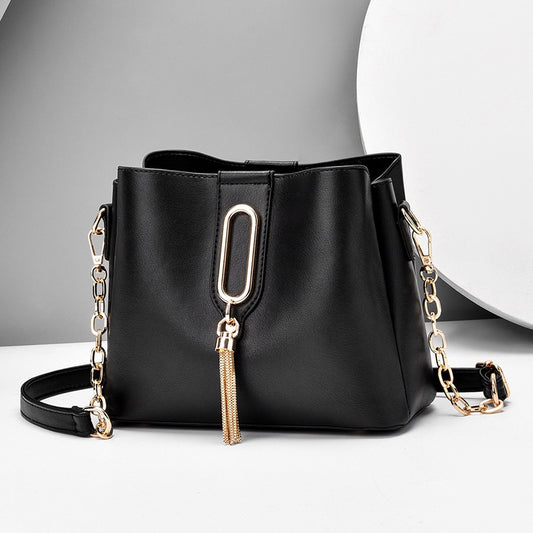 IELGY fashion solid color chain tassel personalized one-shoulder messenger bag