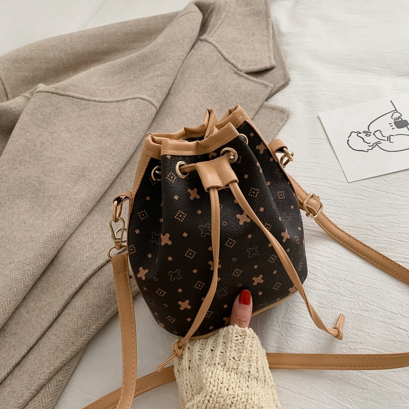 Presbyopic temperament bucket bag Korean version of Joker texture fashion shoulder Messenger bag