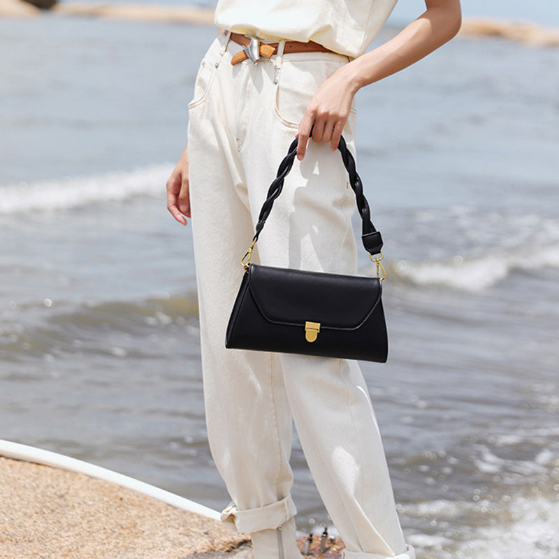 IELGY one shoulde Women's bag chain messenger bag braided strap Fashionable One shoulder PU female French style  underarm bag