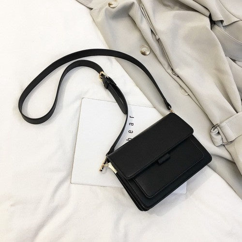 IELGY  Small square bag Messenger bag female simple retro bag senior sense of the wind and wind