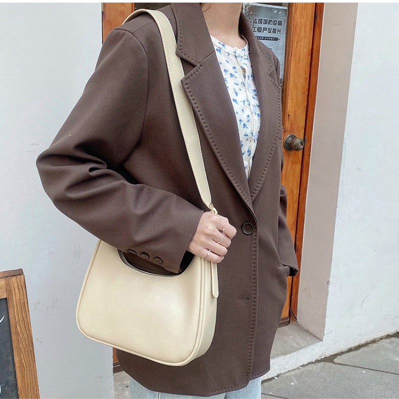 IELGY Baobao female retro armpit medieval bag hand-held crescent Single Shoulder Messenger dumpling baonv Chao