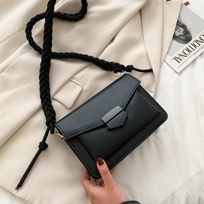 IELGY simple shoulder bag female wild ins messenger bag fashion small square bag