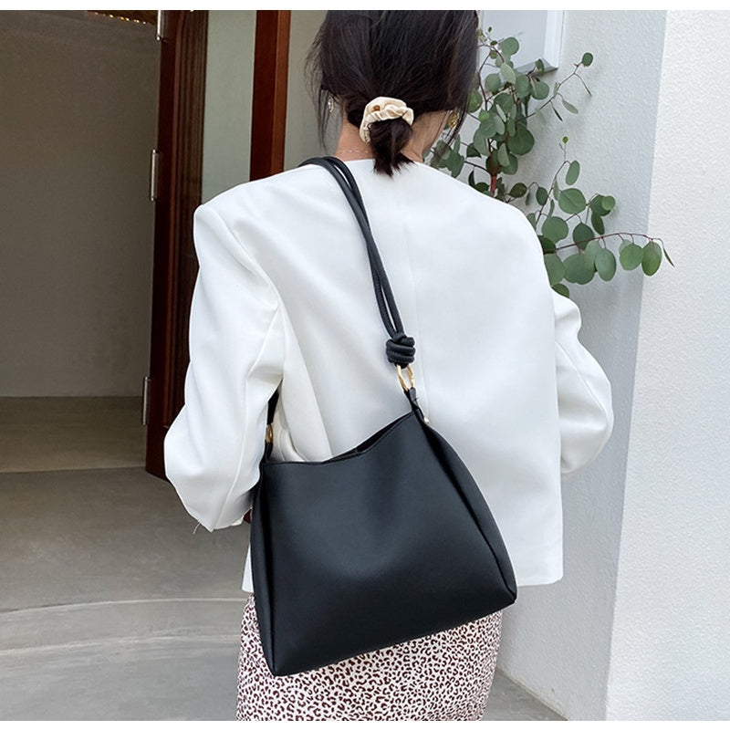 IELGY fashion small bag women retro small square bag