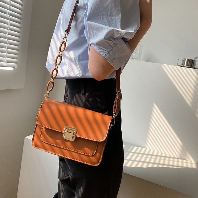 IELGY women's fashionable all-match shoulder bag with western style chain messenger