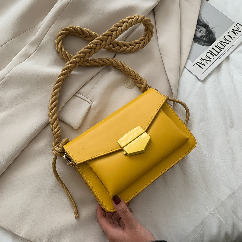 IELGY simple shoulder bag female wild ins messenger bag fashion small square bag