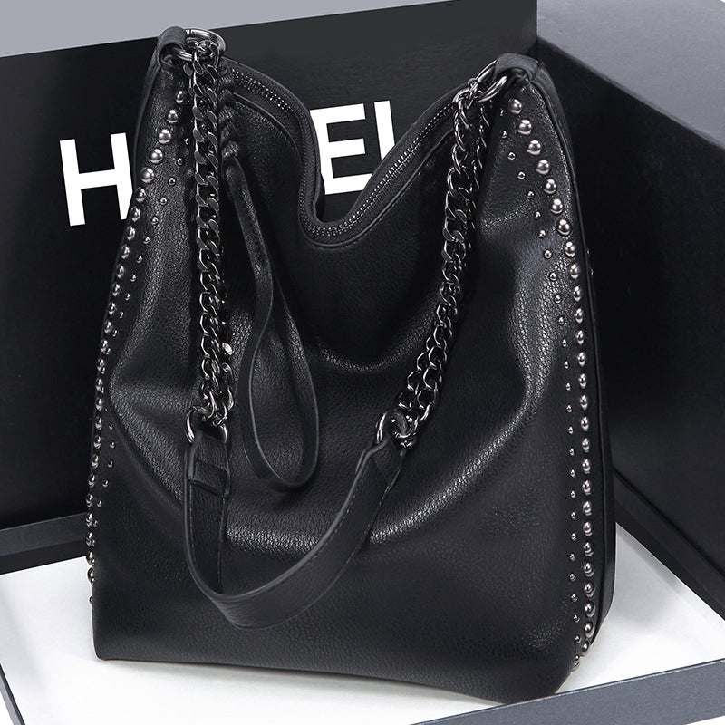 IELGY European and American fashion shoulder chain bucket bag rivet large capacity women bag