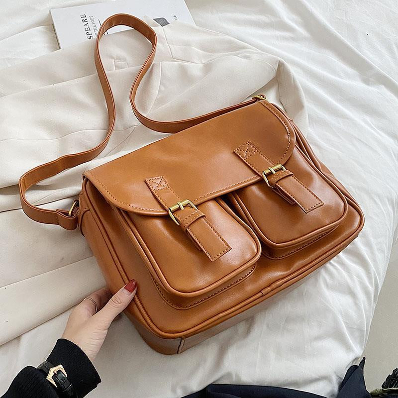 IELGY women's british style solid color retro messenger small square bag