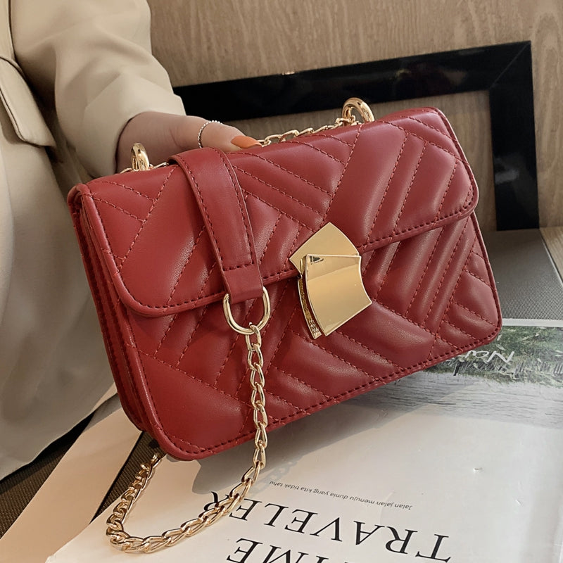 IELGY Korean version of the wild  chain shoulder bag simple fashion  square bag