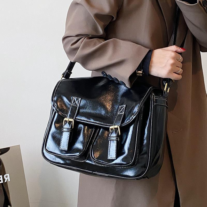 IELGY women's british style solid color retro messenger small square bag