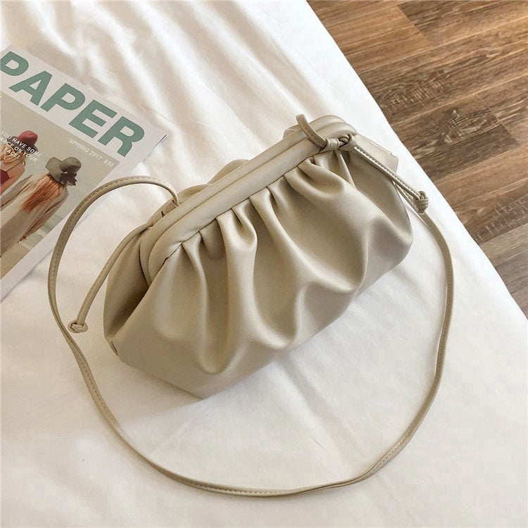 IELGY One-shoulder female bag dumplings Messenger bag pleated bag hand bag small bag female