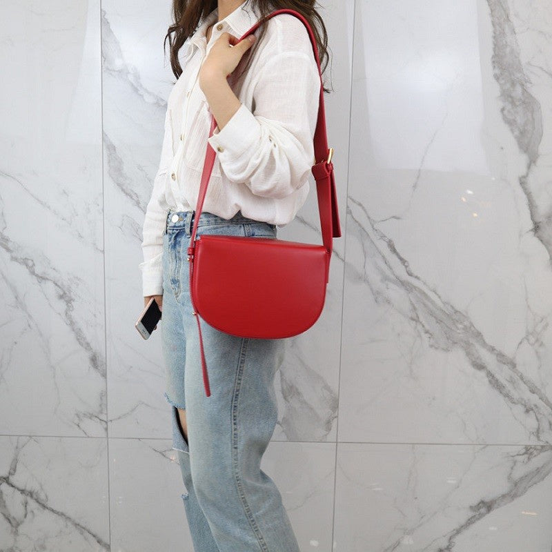 IELGY women's niche design wide shoulder strap half round saddle messenger bag