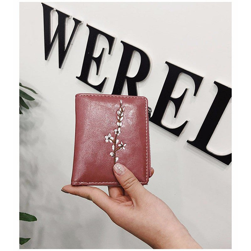IELGY Vintage ladies short embroidered zip wallet