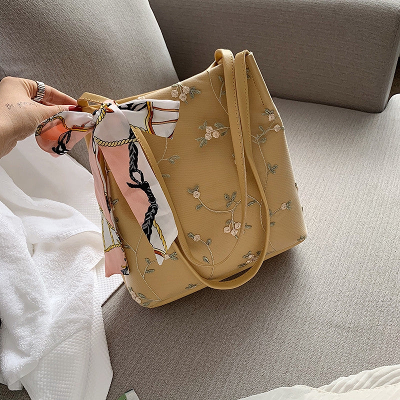 IELGY Chain bucket bag lace embroidery bag handbags national wind single shoulder slung casual