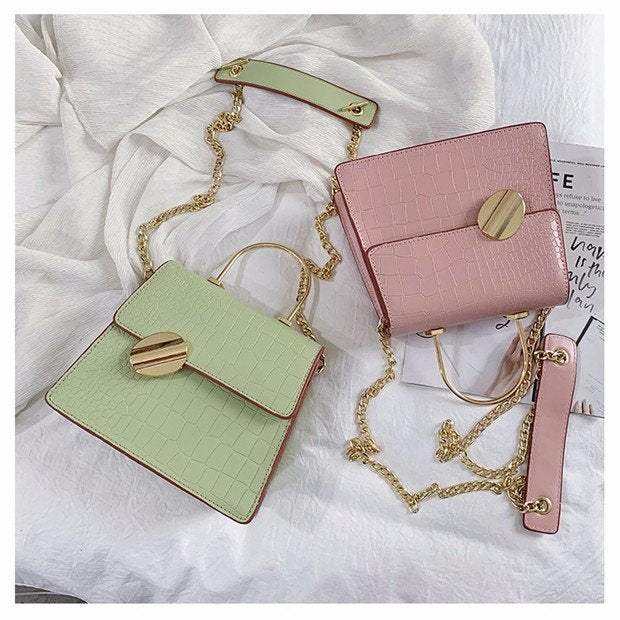IELGYShoulder Bad hand chain single shoulder slung small fresh crocodile pattern bag Korean metal handbag Solid color