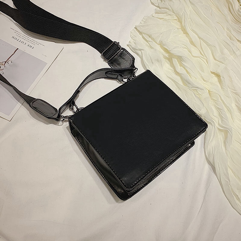 Retro handbag Korean version of the simple handbag ins shoulder Messenger bag
