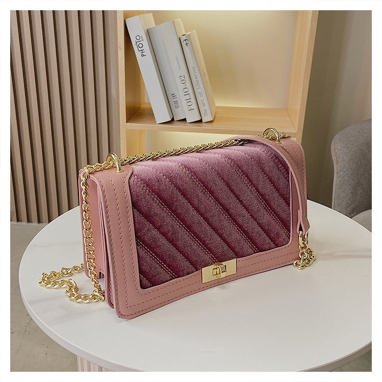IELGY Women's chain fashion high-end shoulder and armpit diagonal bag