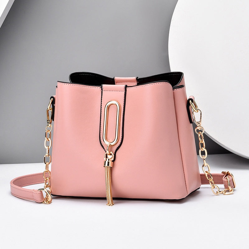 IELGY fashion solid color chain tassel personalized one-shoulder messenger bag