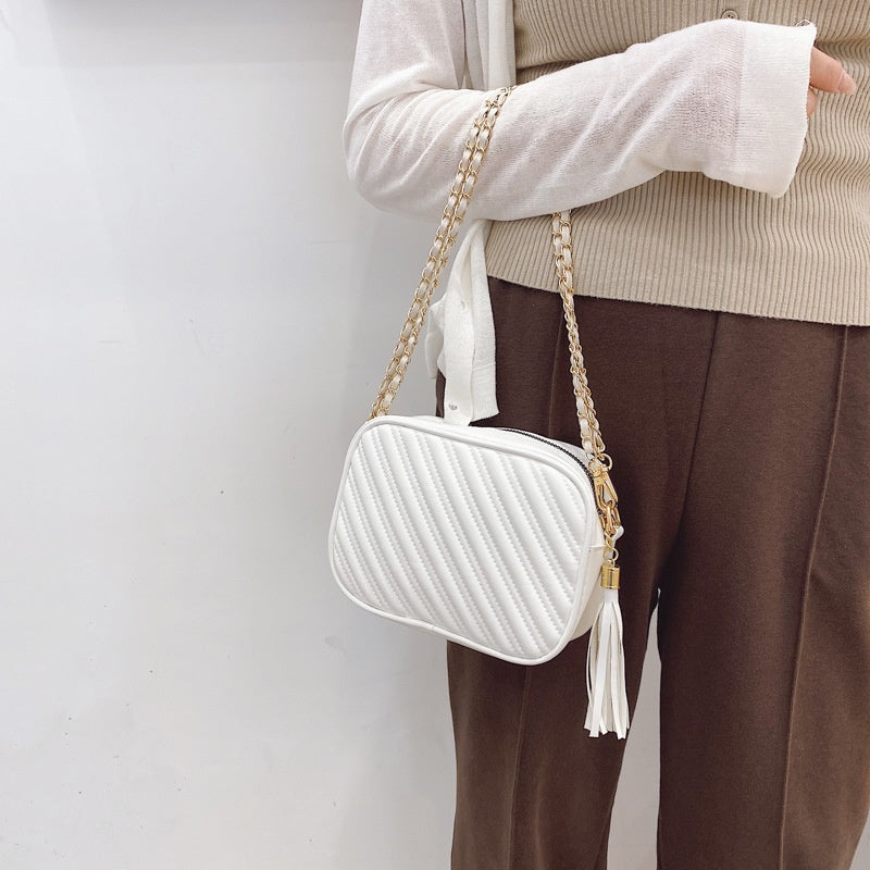 IELGY Black Market On Lingge Retro Women's Chain Crossbody Bag Fashion PU Western Style
