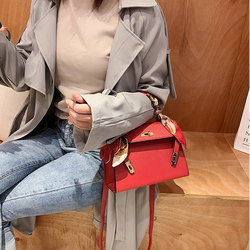 IELGY Large capacity portable shoulder messenger bag fashion trend Kelly bag