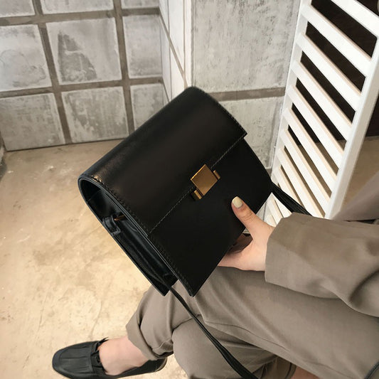 Contrast color shoulder retro crossbody bag