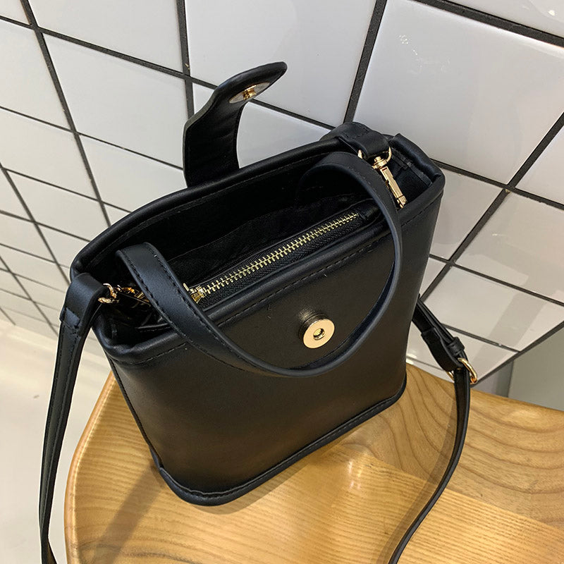IELGY Versatile Bucket PU One shoulder Crossbody Simple Black Women's bag Portable