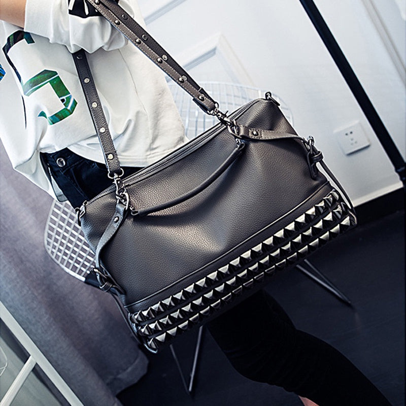 IELGY Punk Ladies Lychee Pattern Fashion Large Capacity Rivet Shoulder Bag