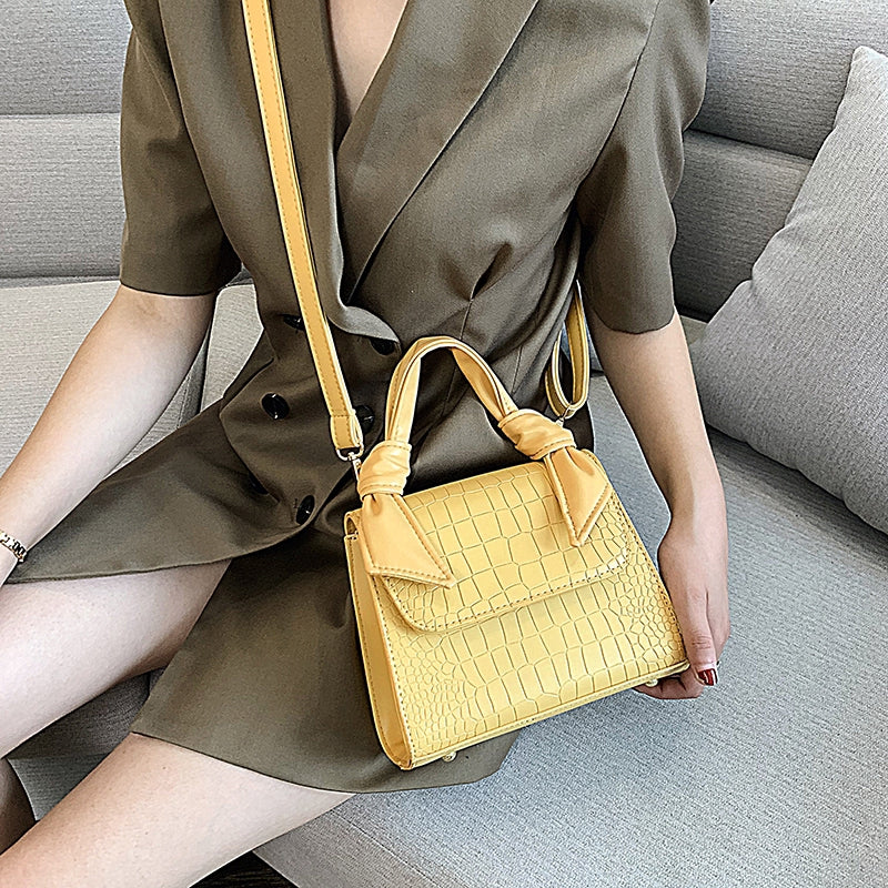 IELGY   One-shoulder women's bag high-quality versatile crocodile pattern mobile Messenger bag female