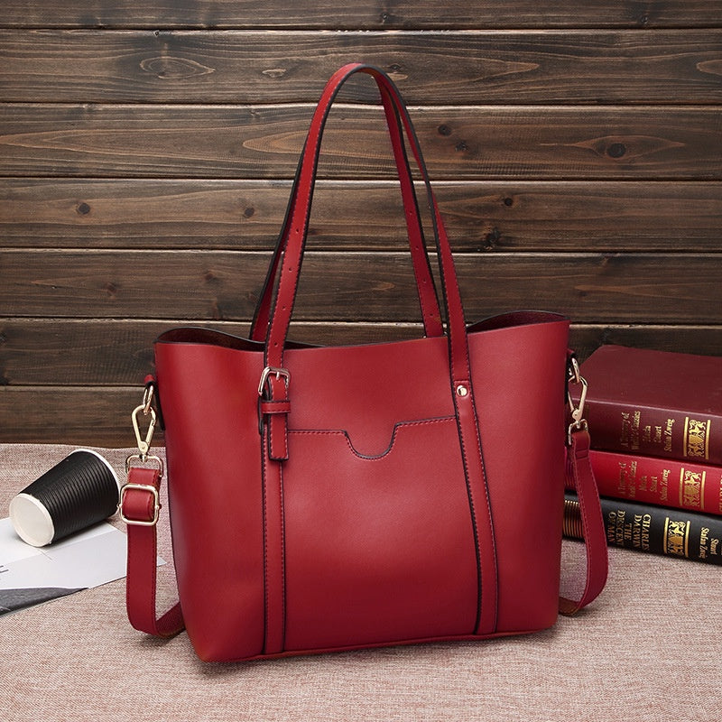 IELGY soft leather portable simple large-capacity messenger shoulder bag tide