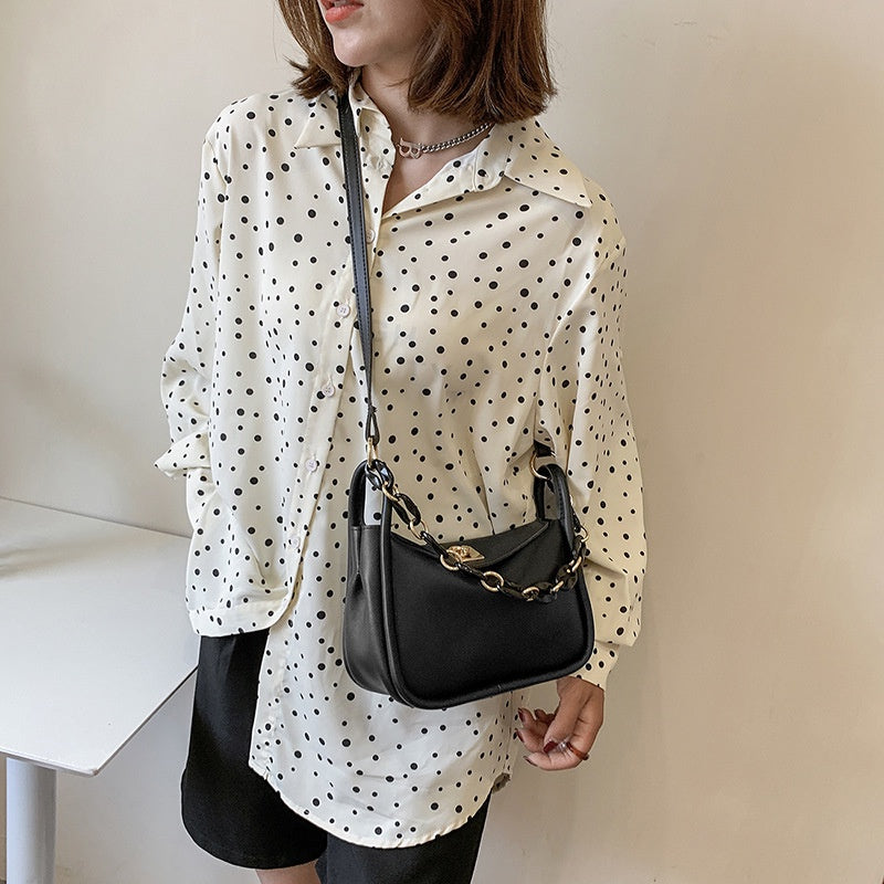 IELGY fashion three-dimensional solid color design sense retro simple chain messenger bag