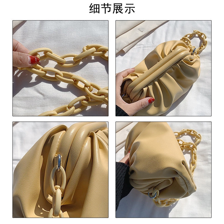 IELGY The Korean version of leisure fashion clouds clip buckle shoulder Messenger bag is new