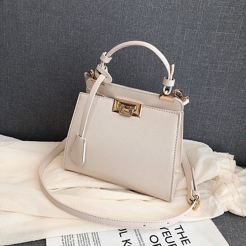 IELGY Large Capacity Simple Lock Button Single Shoulder Pack