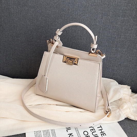 IELGY Large Capacity Simple Lock Button Single Shoulder Pack