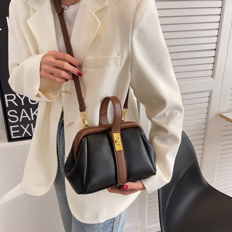 IELGY Women's korean style simple contrast color clip messenger bag