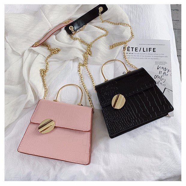 IELGYShoulder Bad hand chain single shoulder slung small fresh crocodile pattern bag Korean metal handbag Solid color