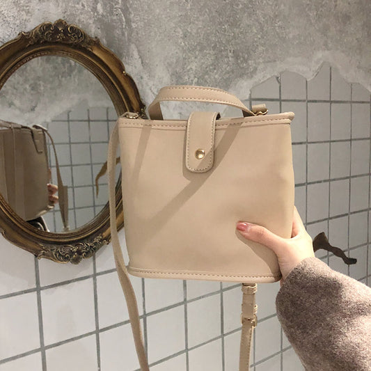 IELGY Versatile Bucket PU One shoulder Crossbody Simple Black Women's bag Portable