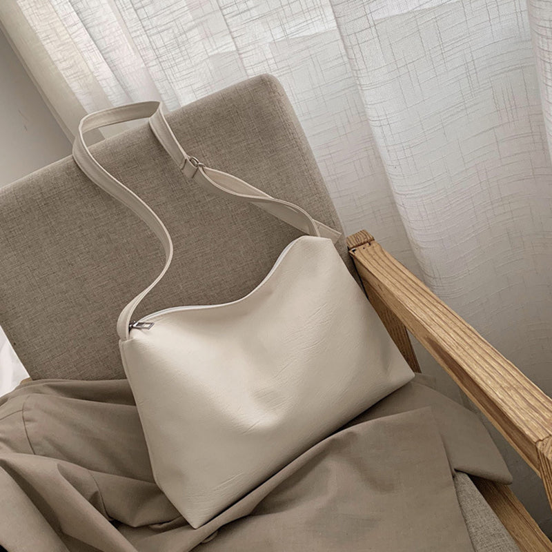 IELGY fashion versatile shoulder bag postman Korean version Hong Kong style large capacity cool messenger solid color