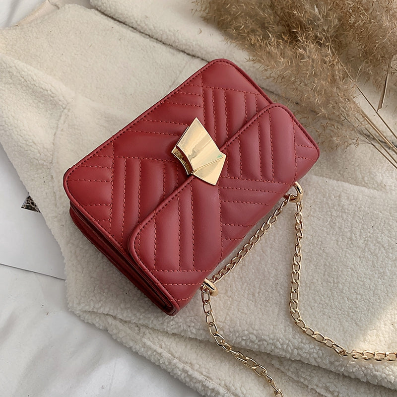 IELGY Korean version of the wild  chain shoulder bag simple fashion  square bag