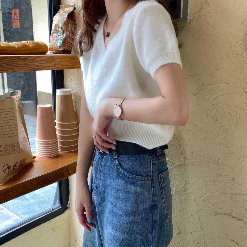 IELGY knitted short-sleeved T-shirt women summer new loose and thin short V-neck top T-shirt