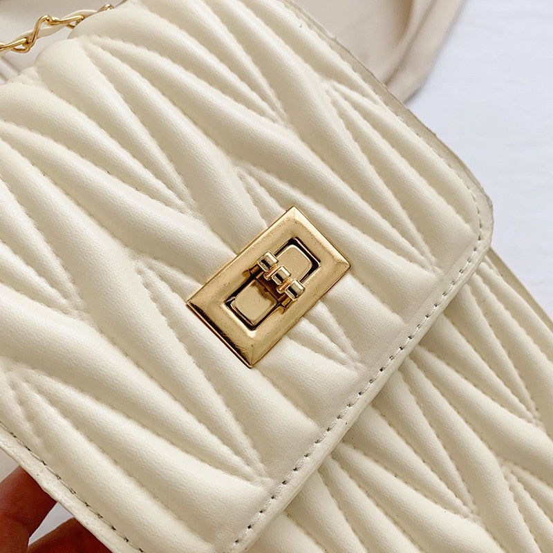 IELGY New fashion rhombus chain shoulder bag street trend retro small bag women