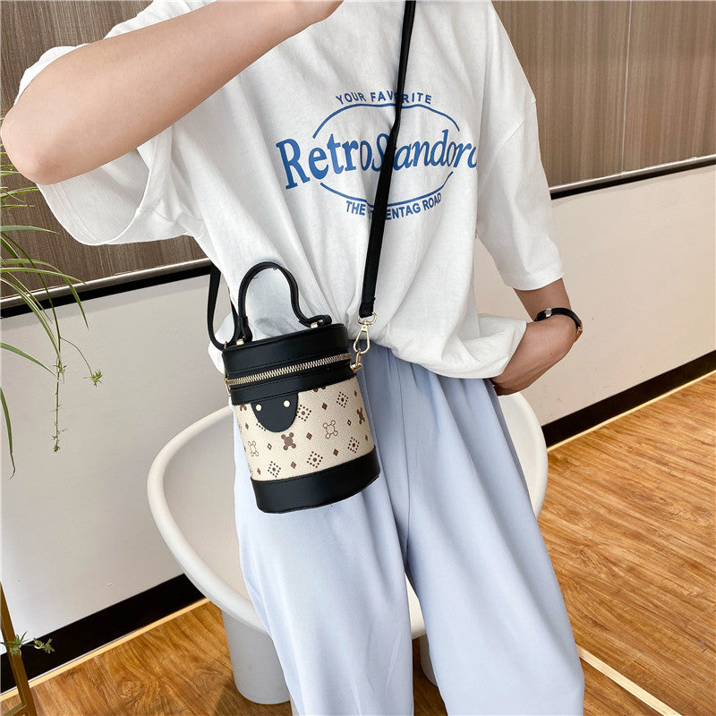 IELGY small bag female wild fashion western style portable bucket bag Korean casual temperament shoulder bag