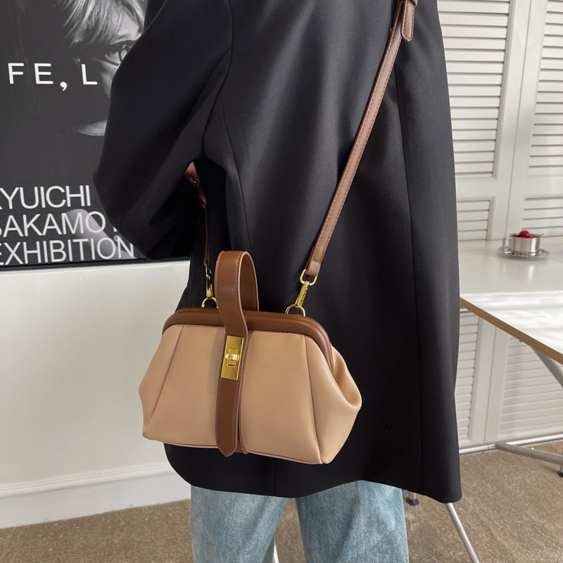 IELGY Women's korean style simple contrast color clip messenger bag