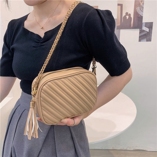 IELGY Black Market On Lingge Retro Women's Chain Crossbody Bag Fashion PU Western Style