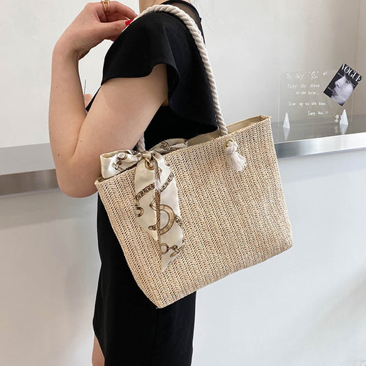 IELGY fairy style large-capacity bucket portable straw woven one-shoulder shopping bag