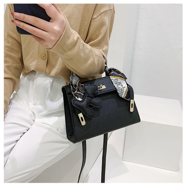 IELGY Large capacity portable shoulder messenger bag fashion trend Kelly bag