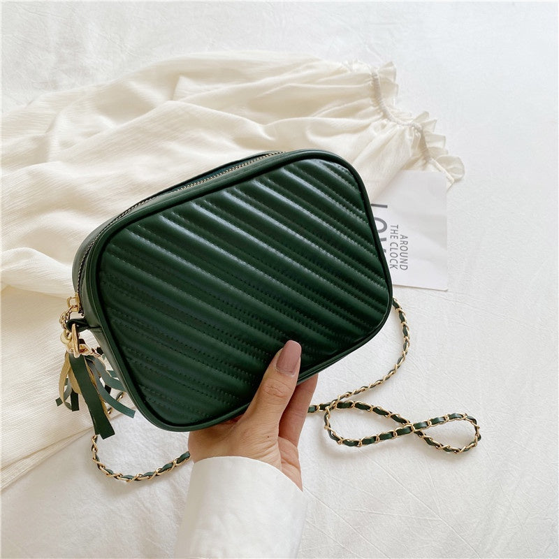 IELGY Black Market On Lingge Retro Women's Chain Crossbody Bag Fashion PU Western Style