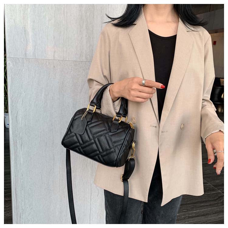 IELGY Women bag wild messenger bag fashion simple Boston handbag shoulder bag