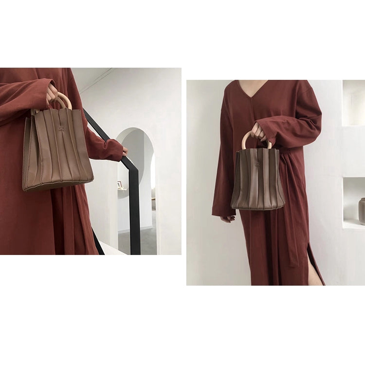 IELGY Korean three-dimensional pleated wooden ring bucket bag