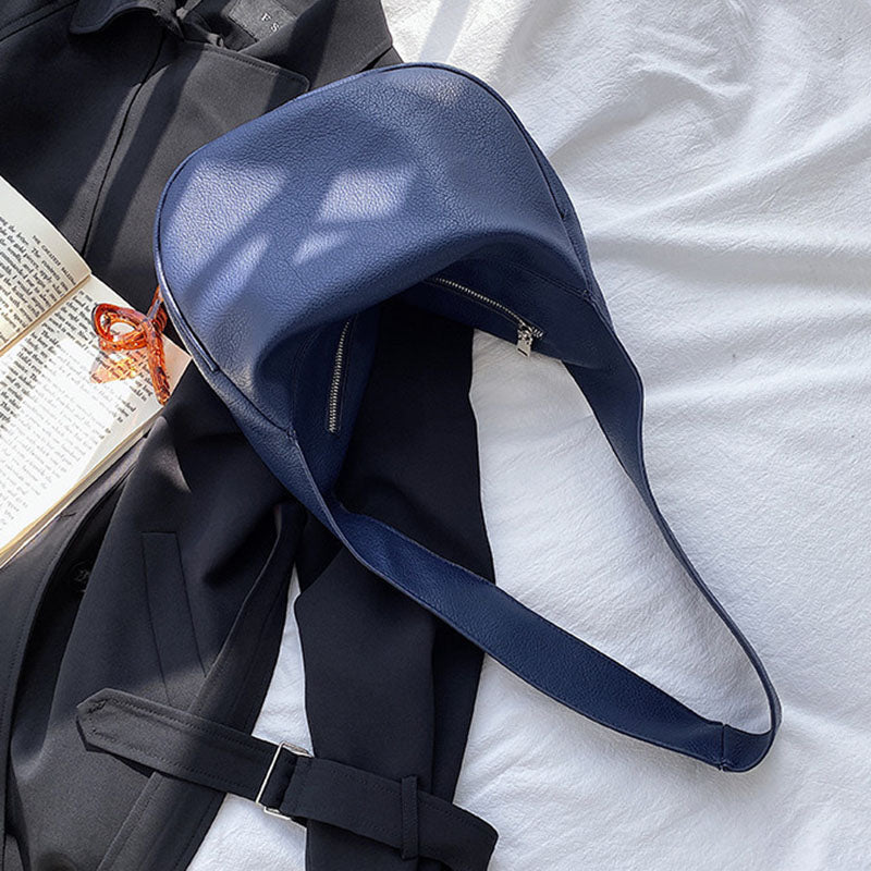 IELGY Large capacity Korean version Simple Retro Tote Fashion Trendy Black Woman's bag One shoulder