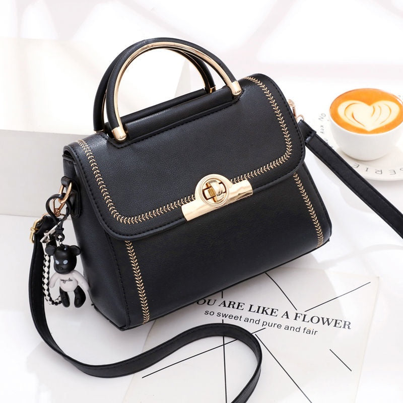 IELGY small bag female fashion all-match shoulder bag portable messenger bag small square bag