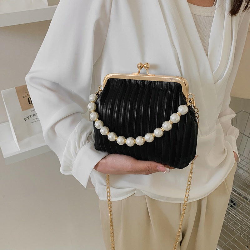 IELGY Ladies Fashion Personality Chain Messenger Bag